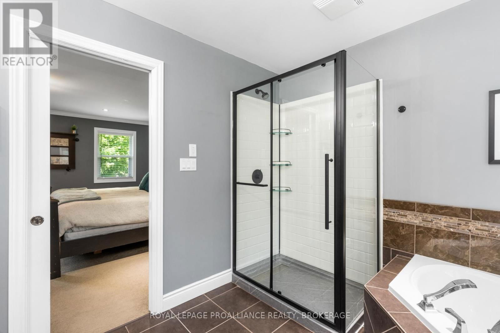 10 OWEN AVENUE Image 22