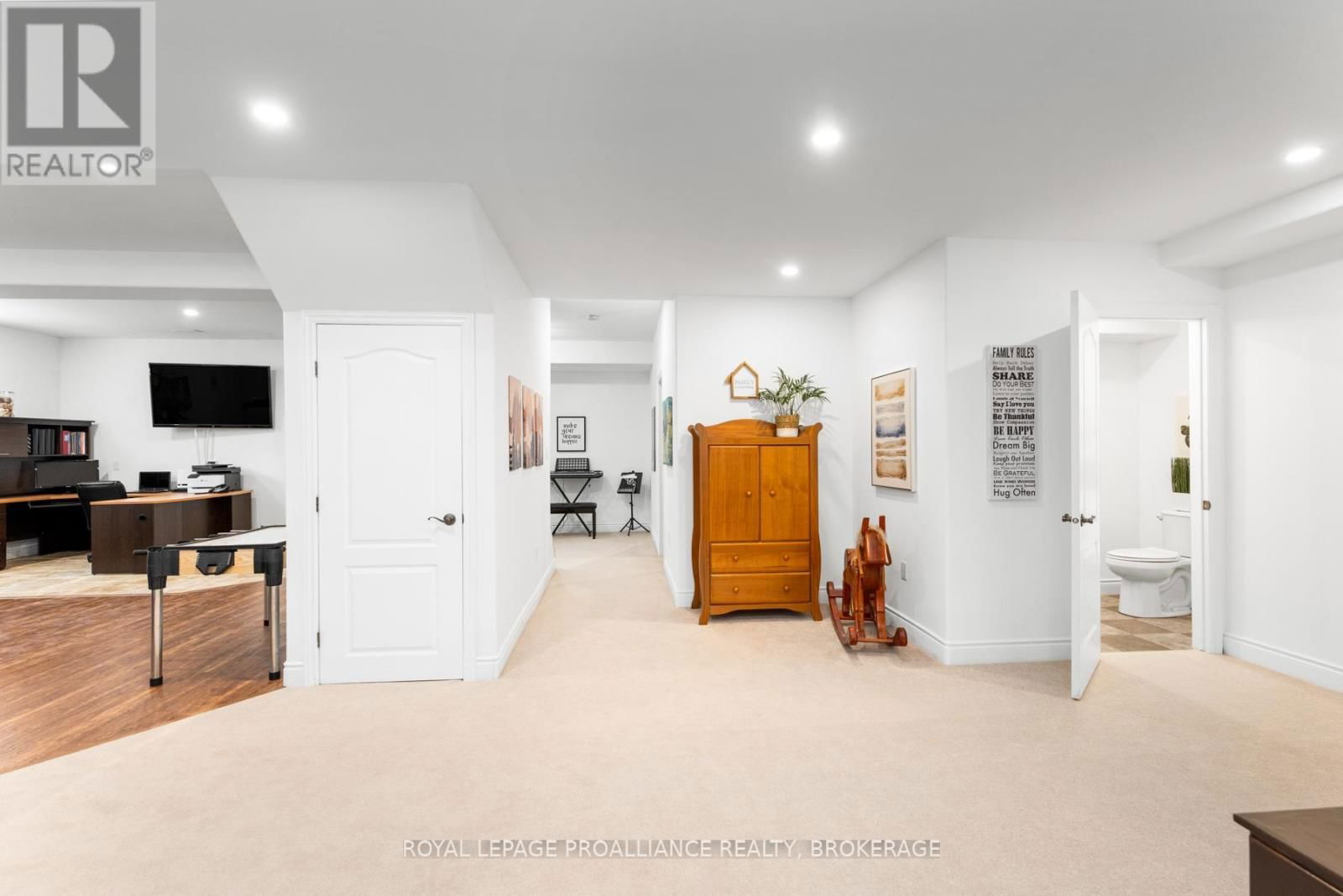 10 OWEN AVENUE Image 32