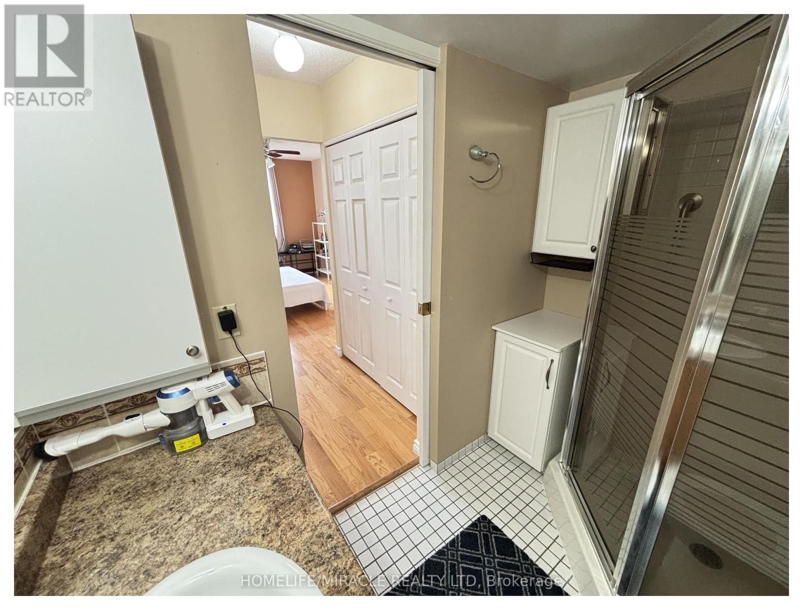 1409 - 2760 CAROUSEL CRESCENT Image 31