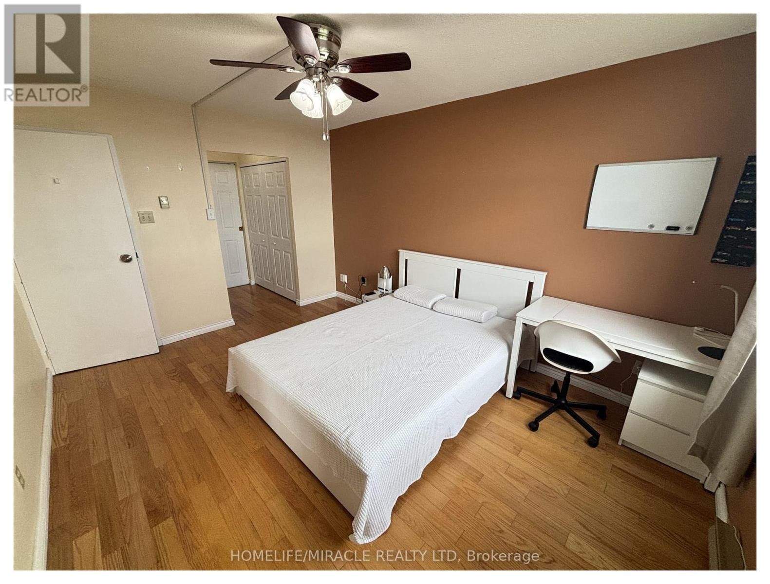 1409 - 2760 CAROUSEL CRESCENT Image 37