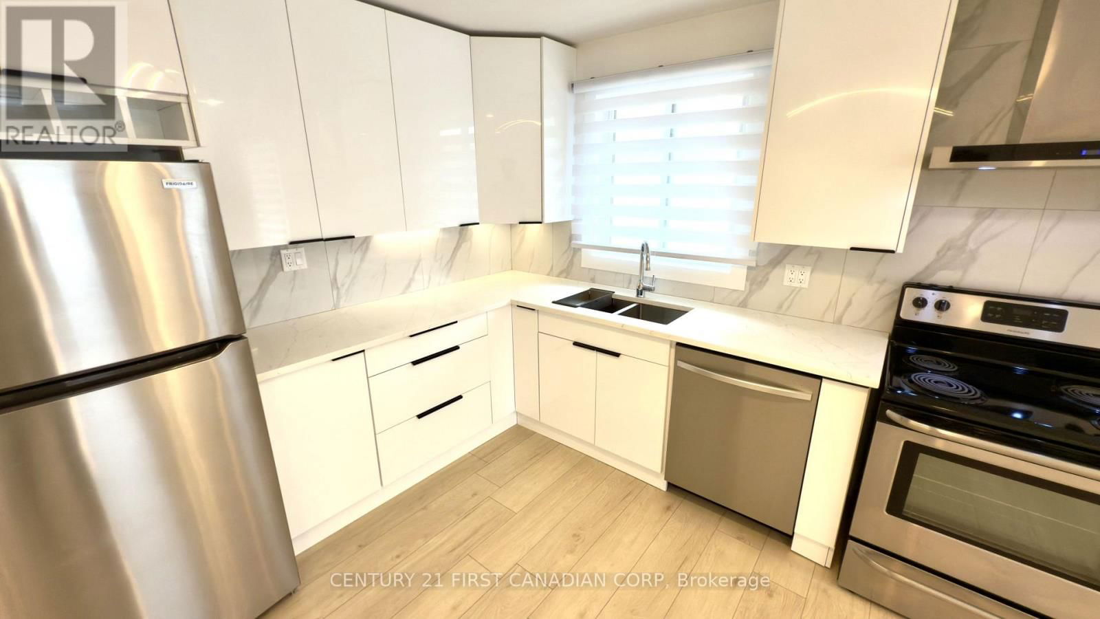 18 WATSON STREET Image 10