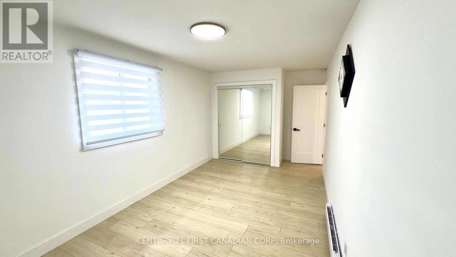 18 WATSON STREET Image 19