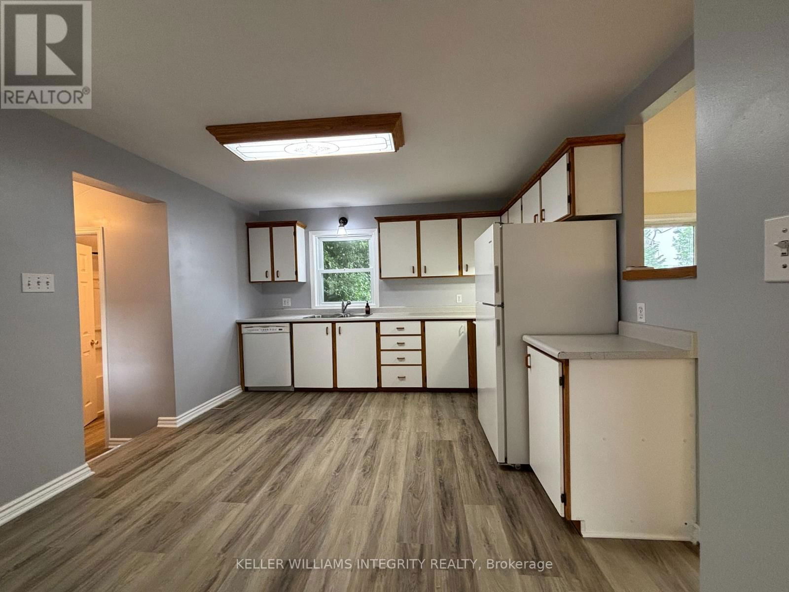 158 CAMERON AVENUE Image 8