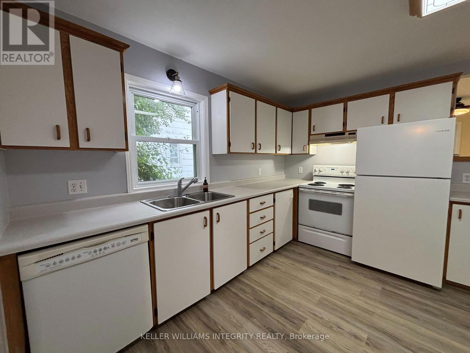 158 CAMERON AVENUE Image 9