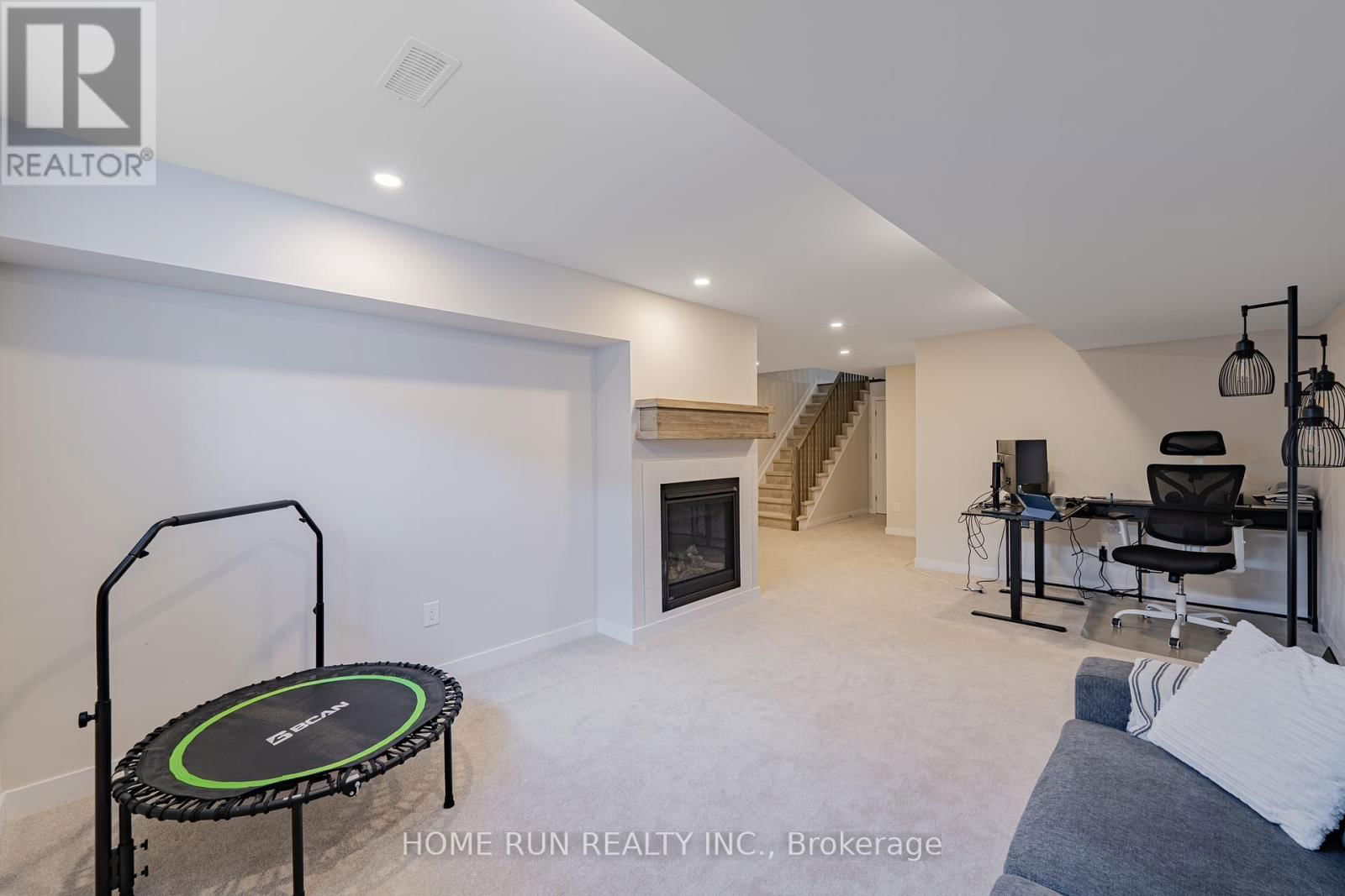 23 MAIZE STREET Image 41