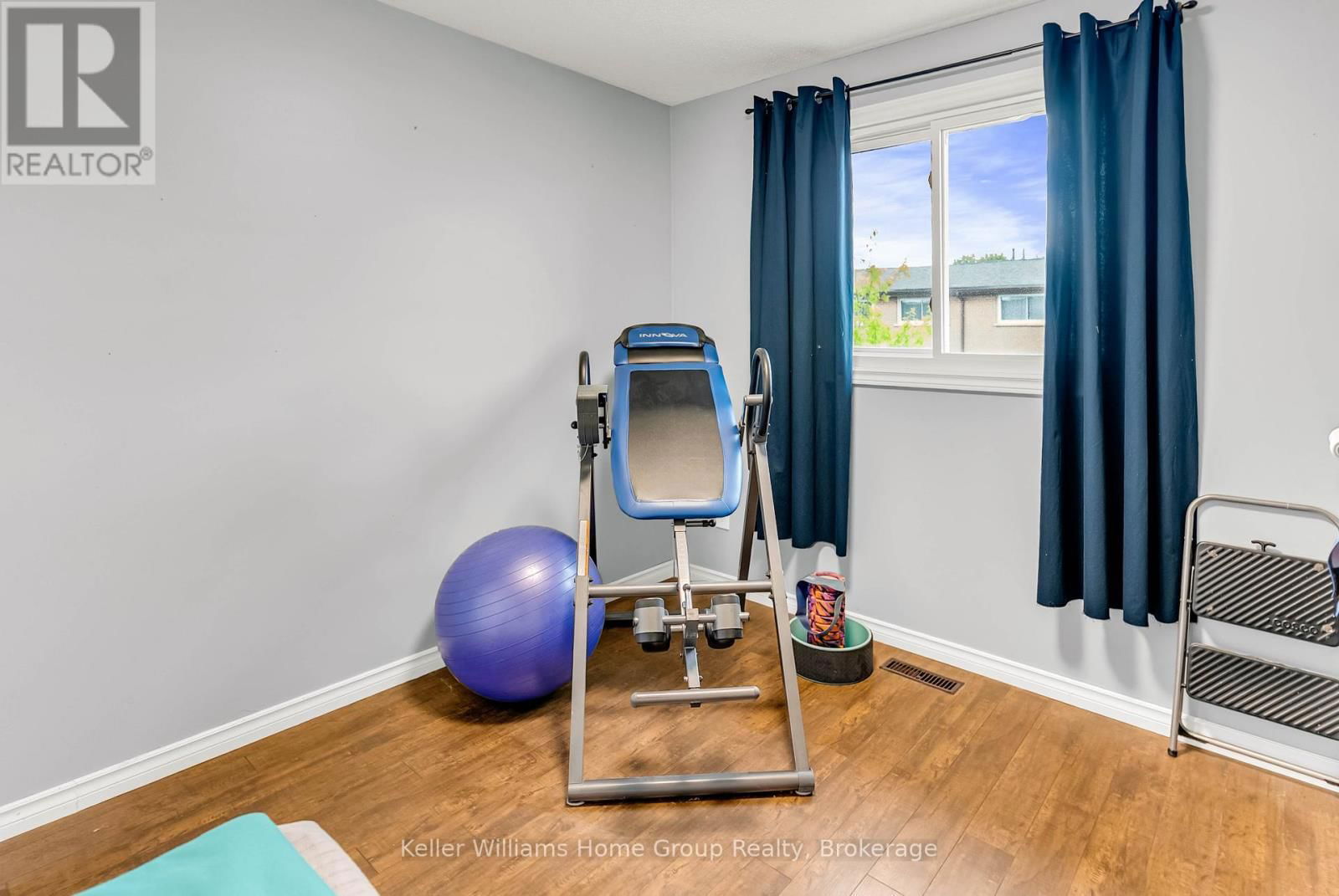 431 VICTORIA ROAD NORTH Image 35