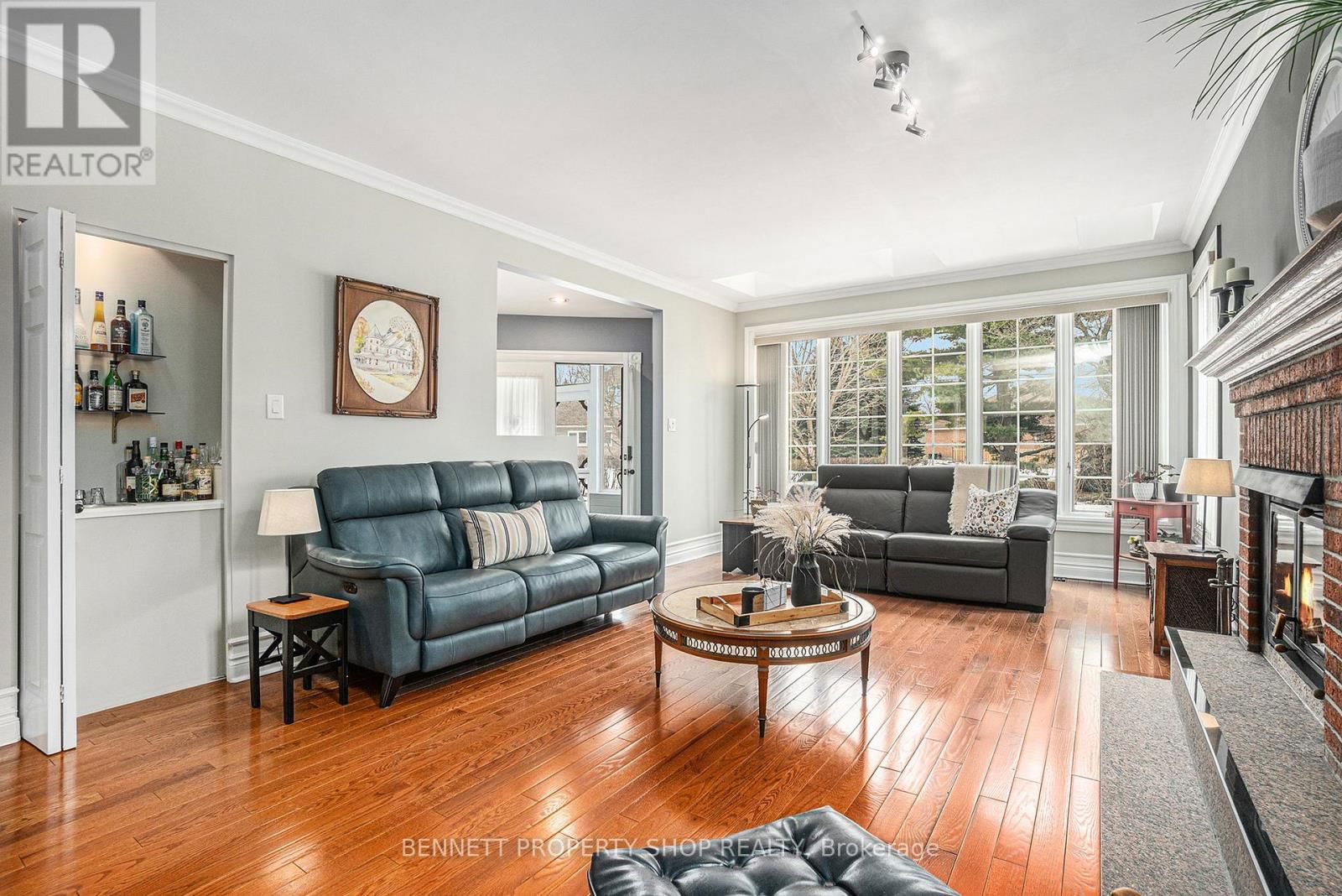 22 ASHWOOD CRESCENT Image 13
