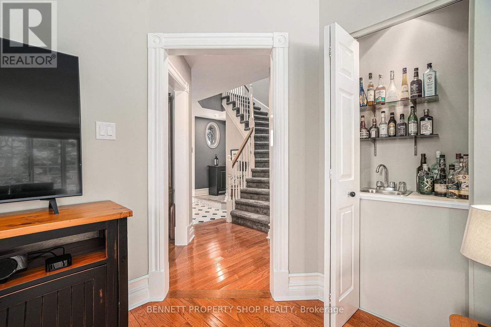 22 ASHWOOD CRESCENT Image 15