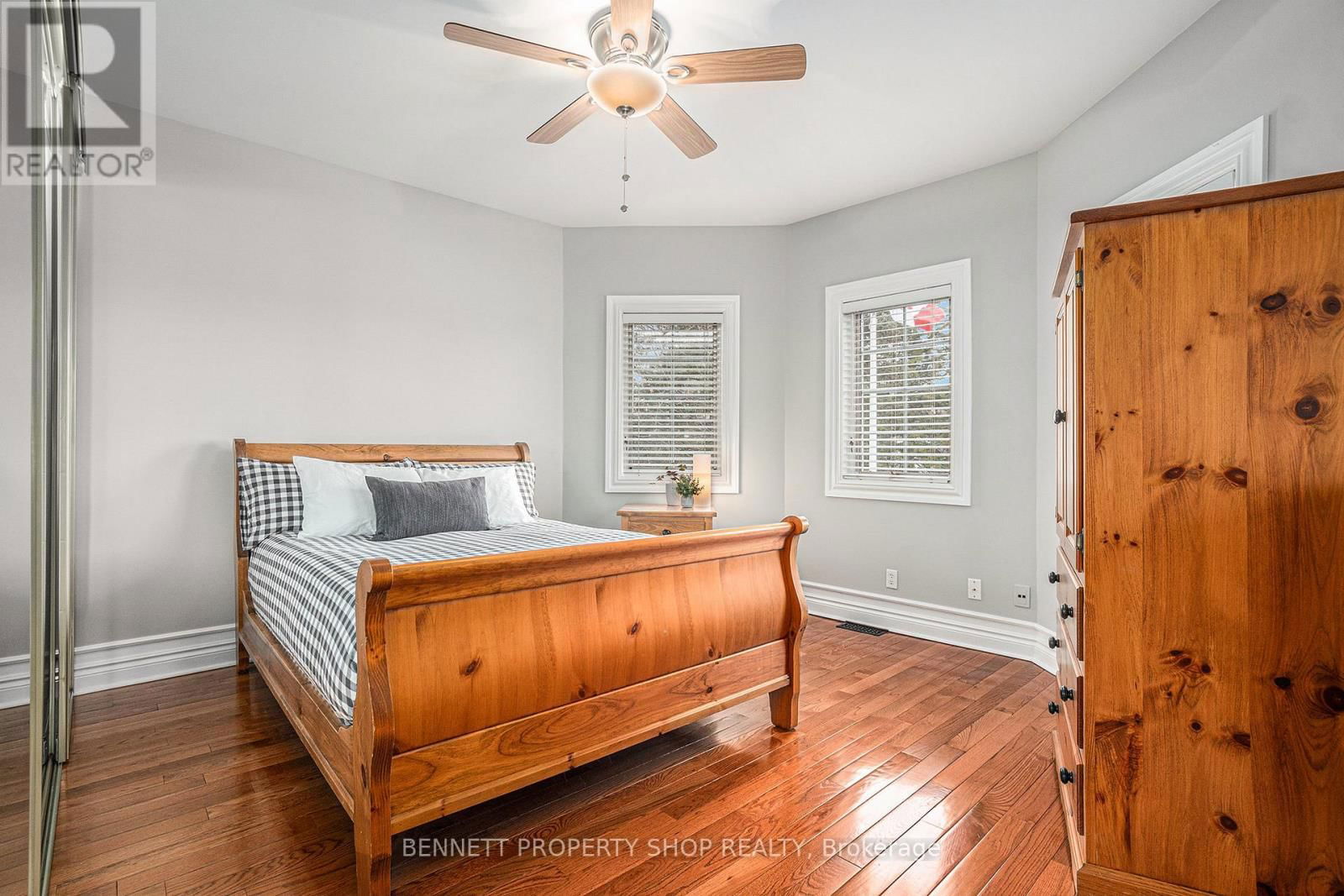 22 ASHWOOD CRESCENT Image 24