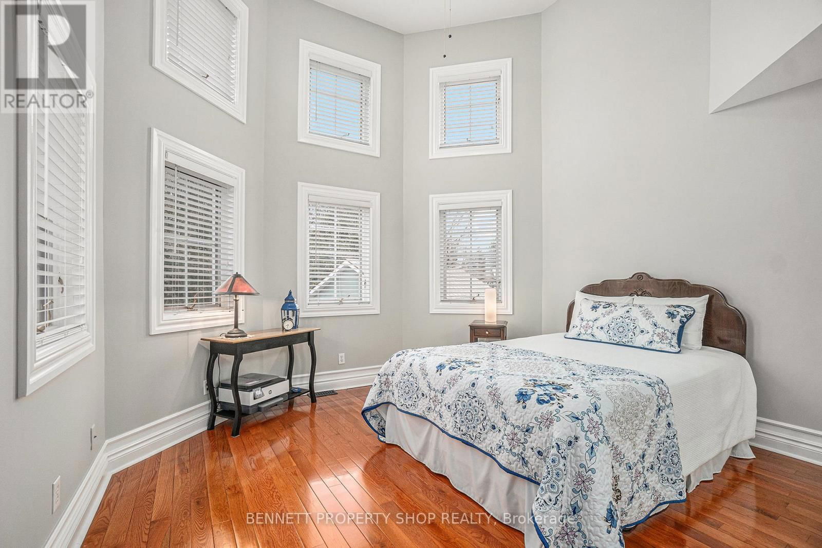 22 ASHWOOD CRESCENT Image 26