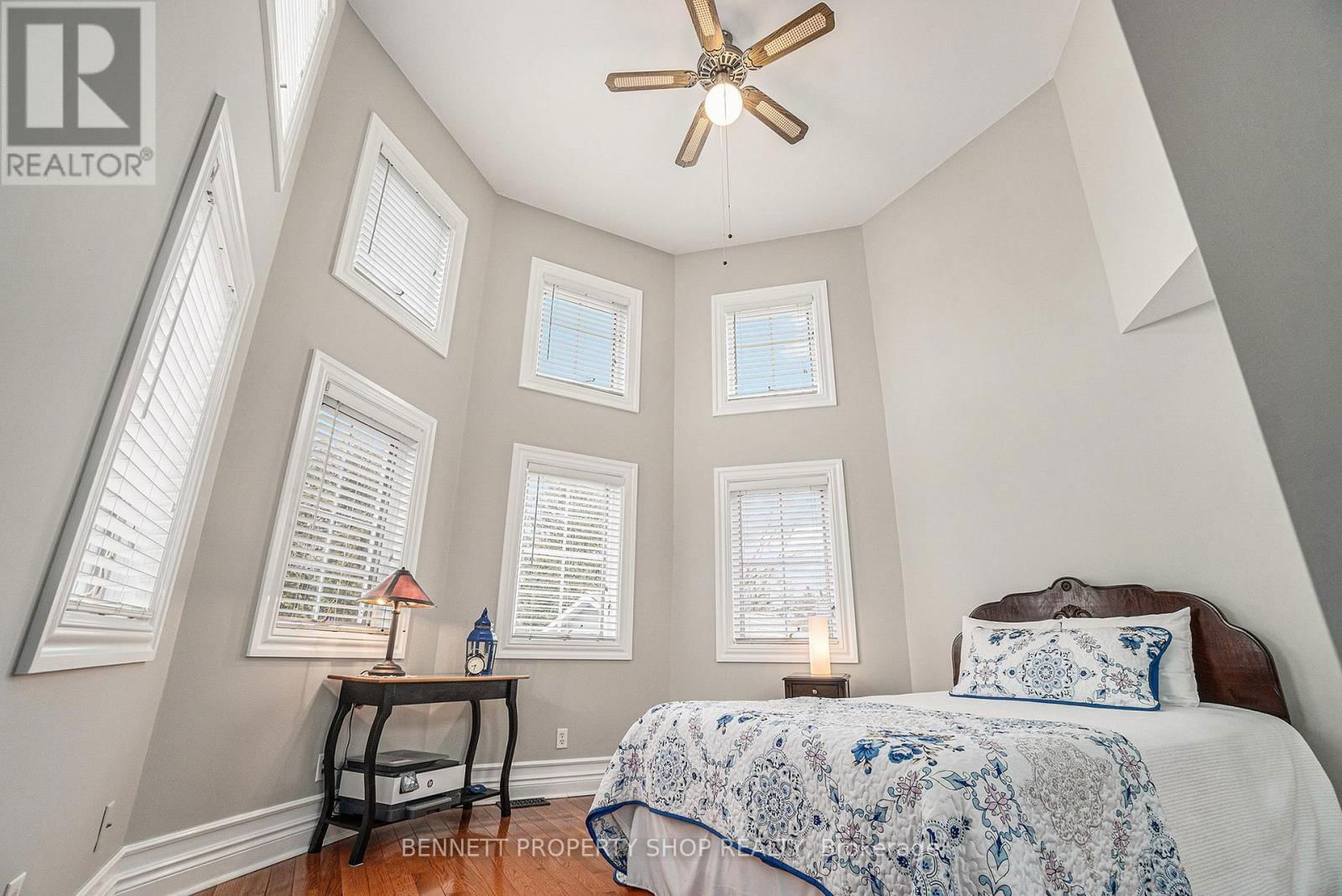 22 ASHWOOD CRESCENT Image 27