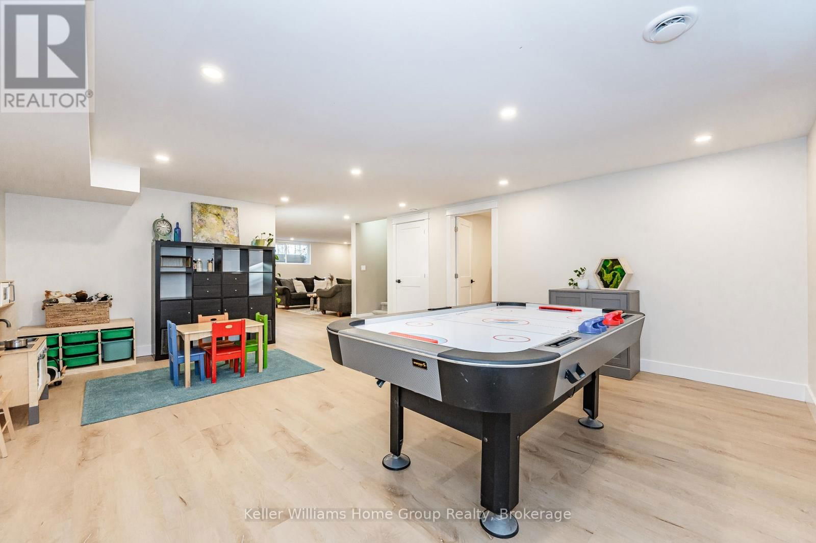 9432 WELLINGTON ROAD 124 Image 24
