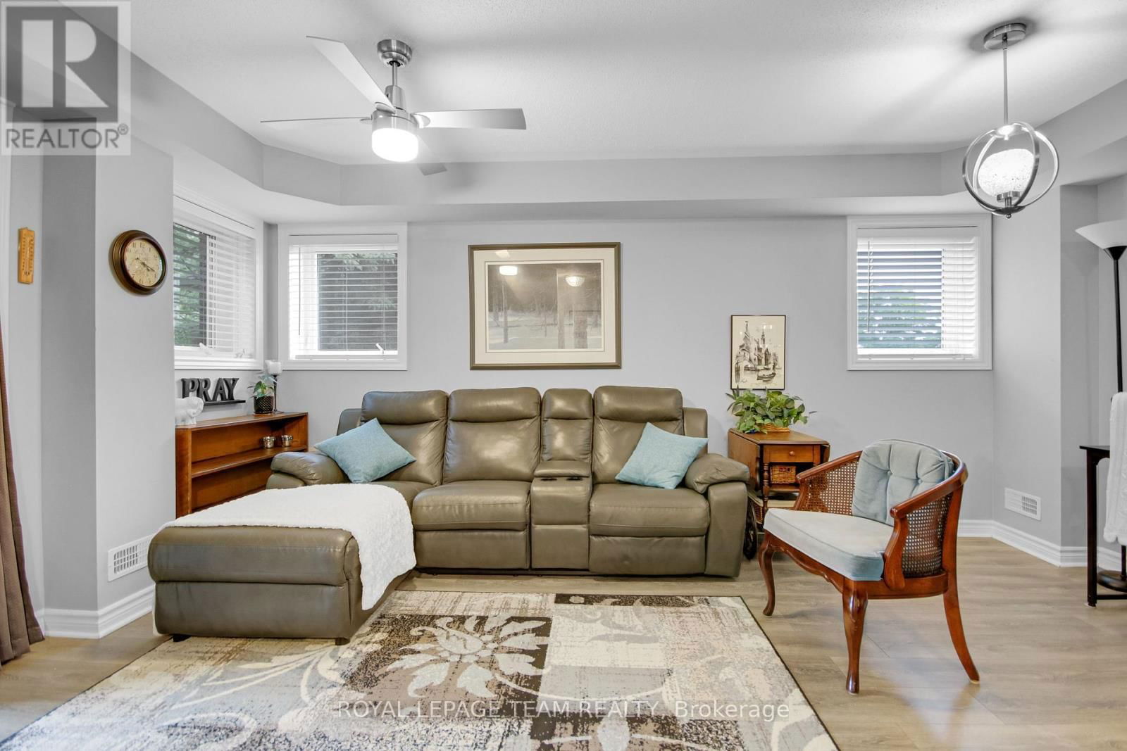 2 - 565 STONEFIELD Image 13