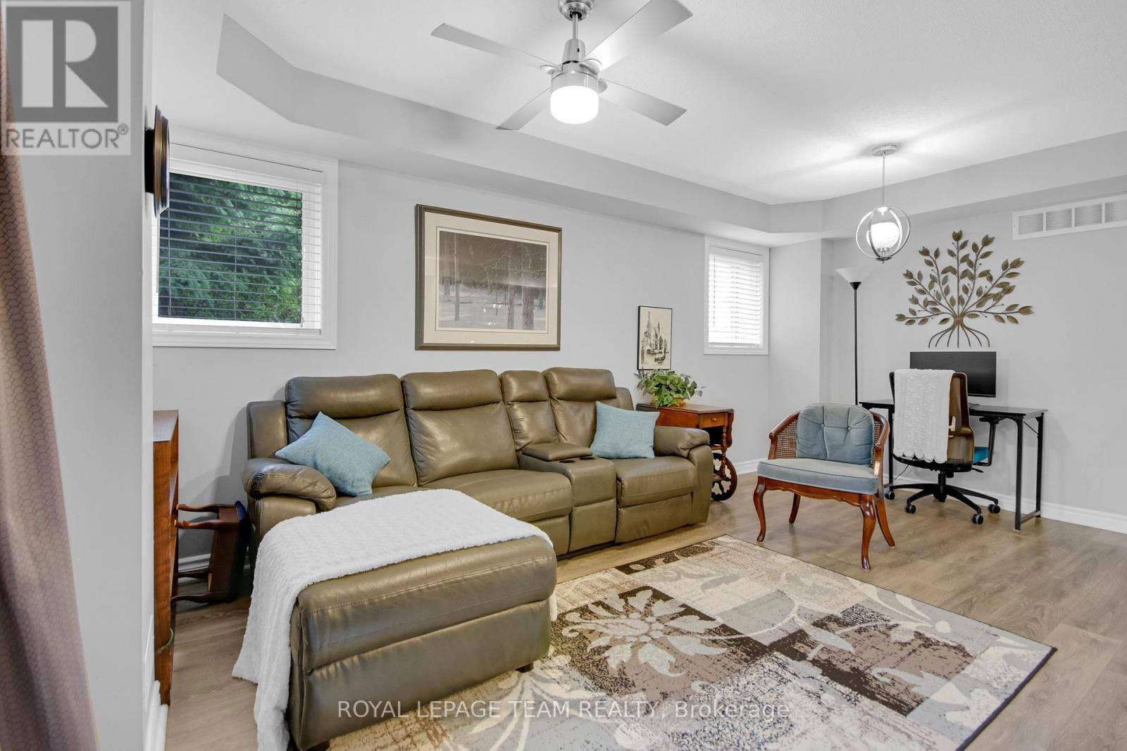 2 - 565 STONEFIELD Image 14