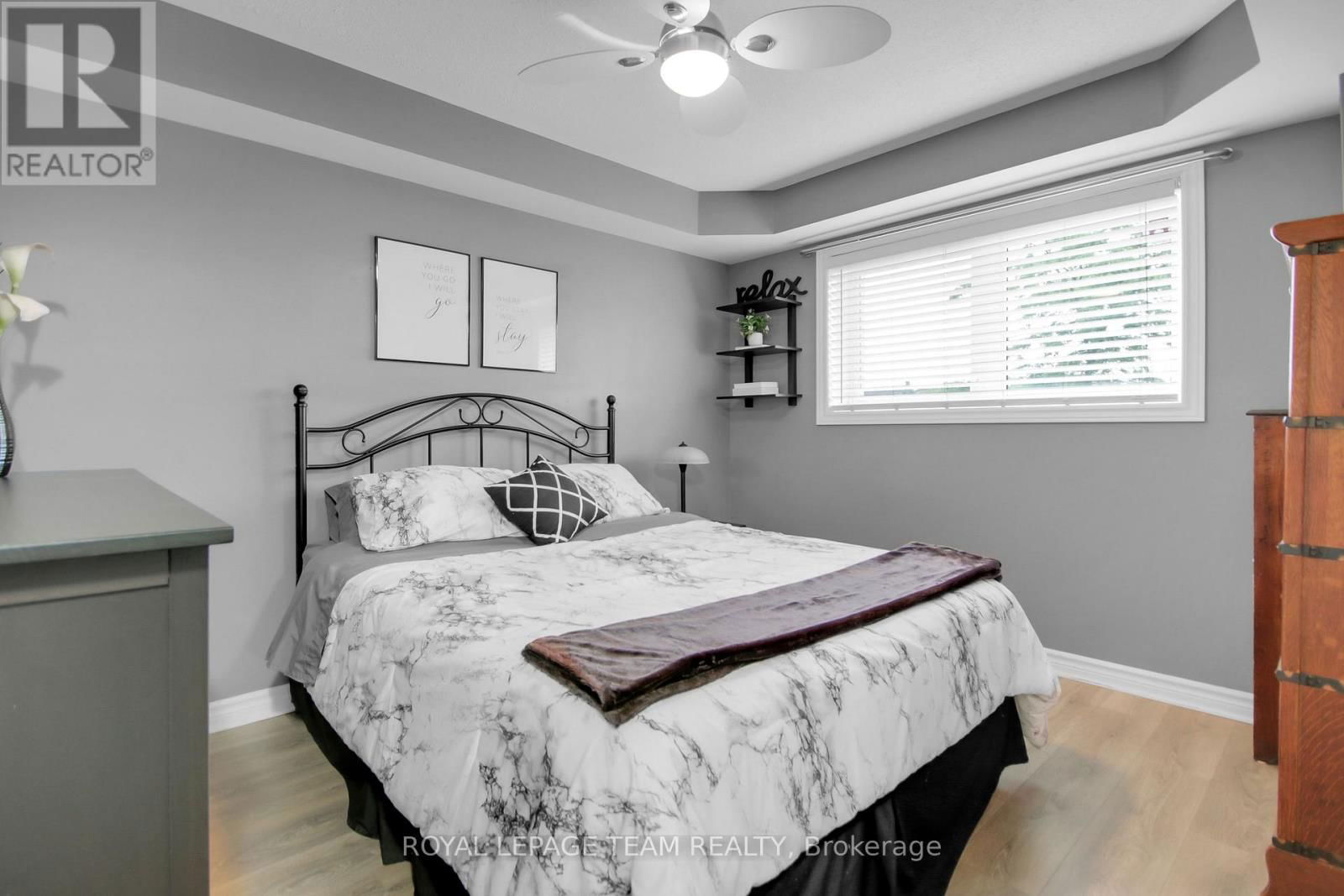 2 - 565 STONEFIELD Image 19