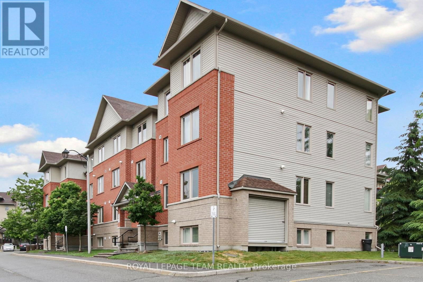 2 - 565 STONEFIELD Image 2