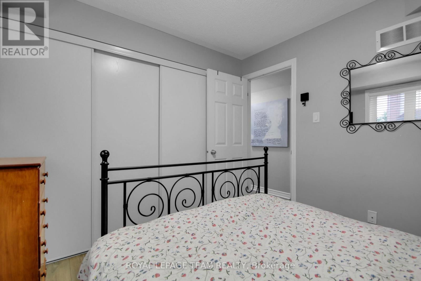 2 - 565 STONEFIELD Image 27