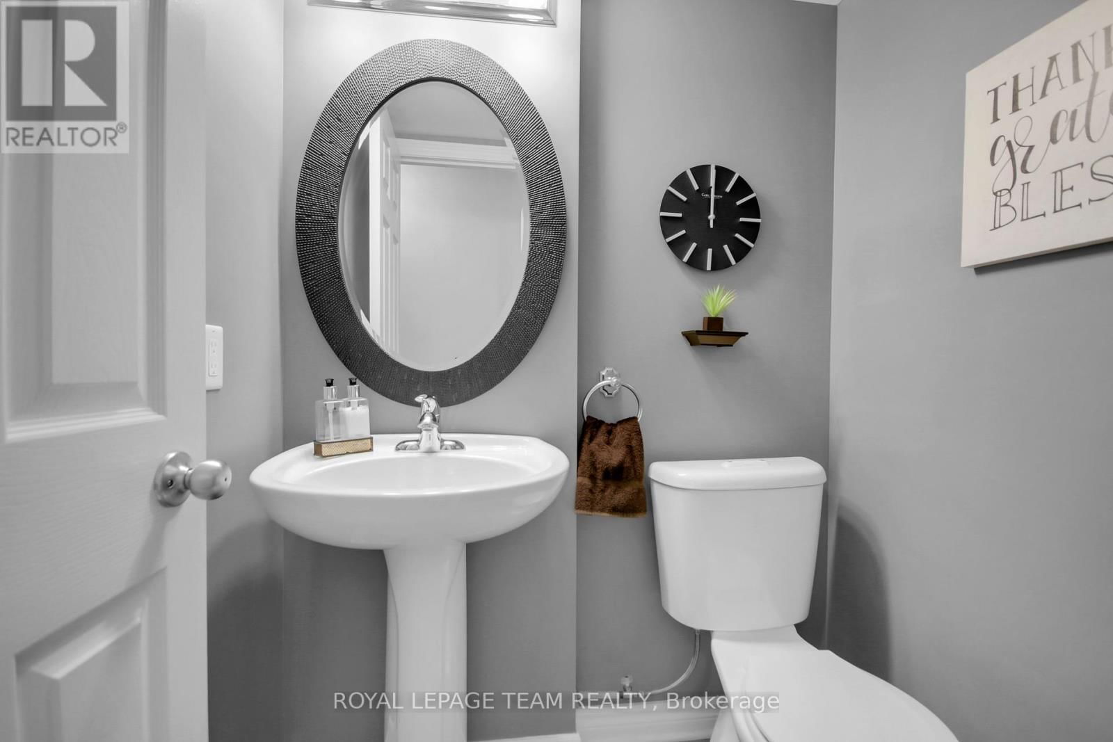 2 - 565 STONEFIELD Image 30