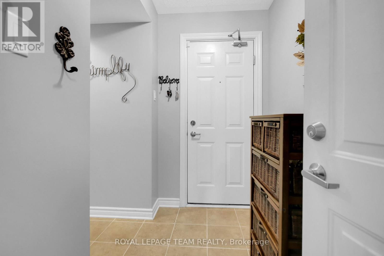 2 - 565 STONEFIELD Image 7