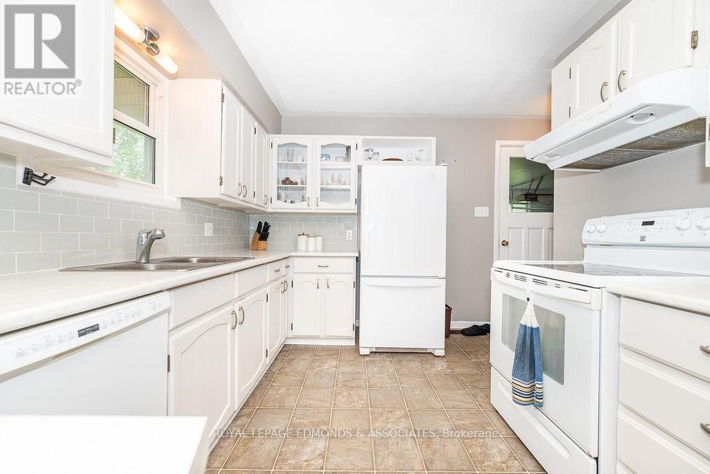 337 DOMBROSKIE ROAD Image 15