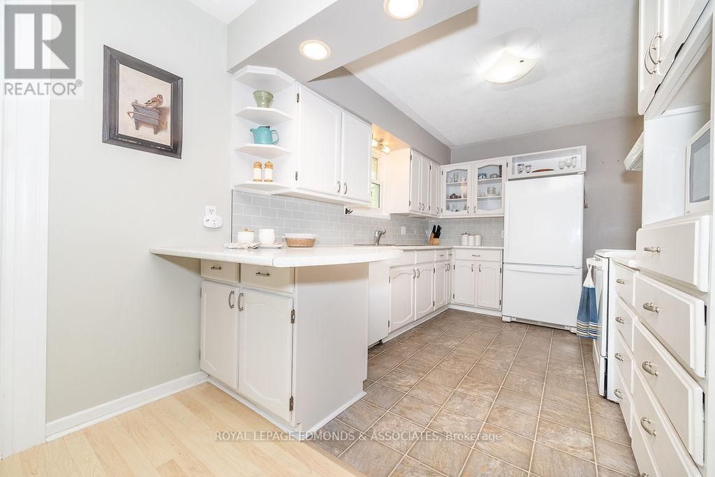 337 DOMBROSKIE ROAD Image 16