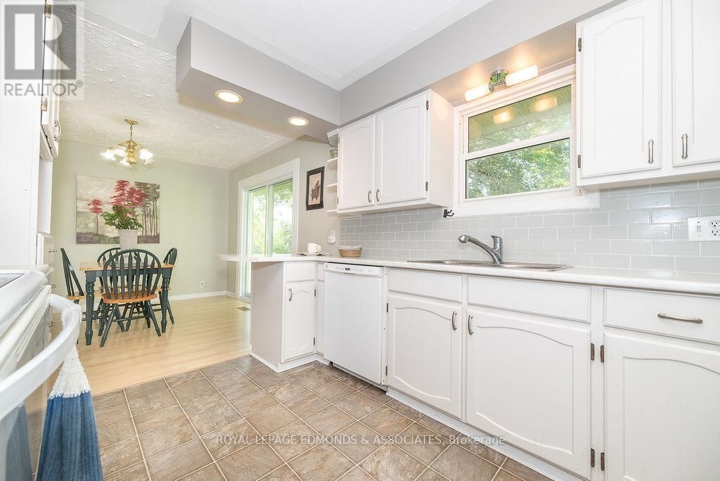 337 DOMBROSKIE ROAD Image 17