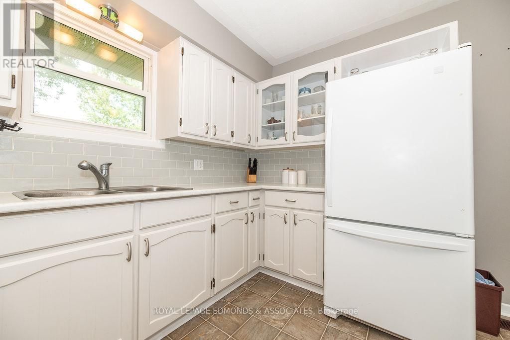 337 DOMBROSKIE ROAD Image 19