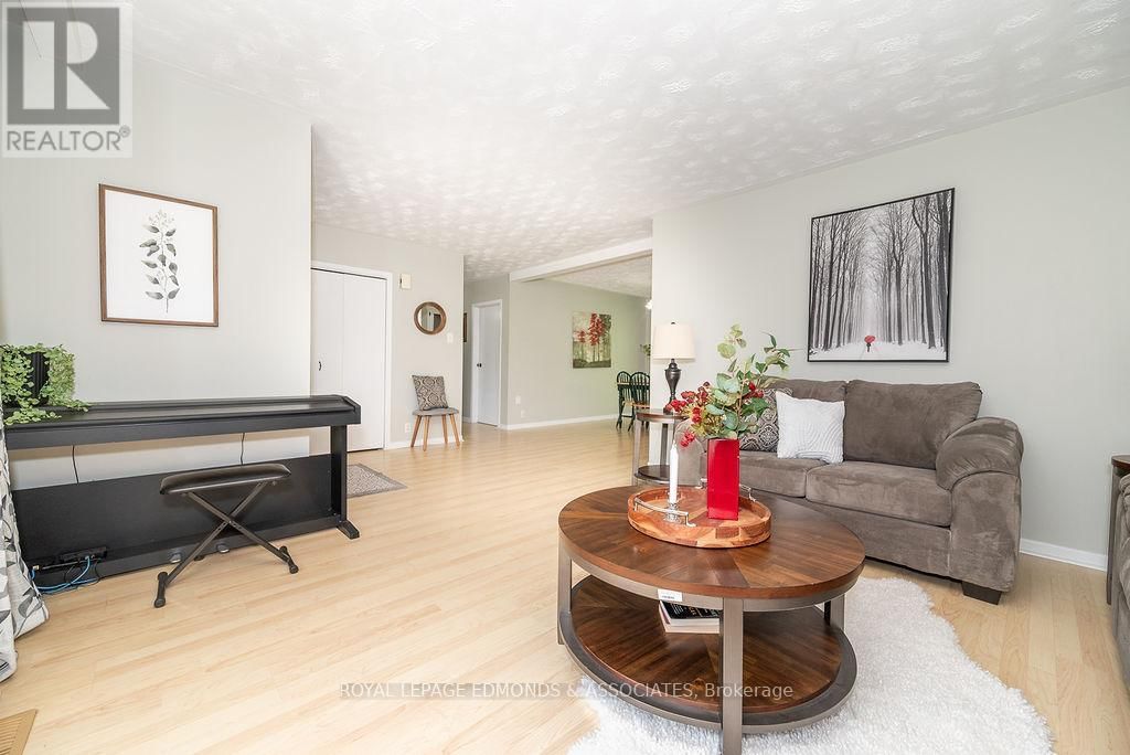 337 DOMBROSKIE ROAD Image 9