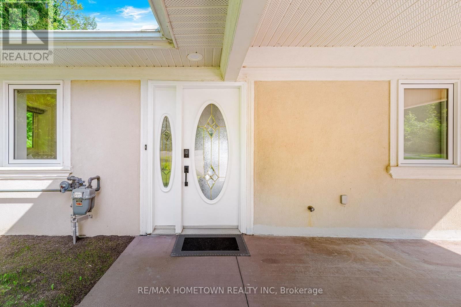 908 SHARPE'S LANE Image 14