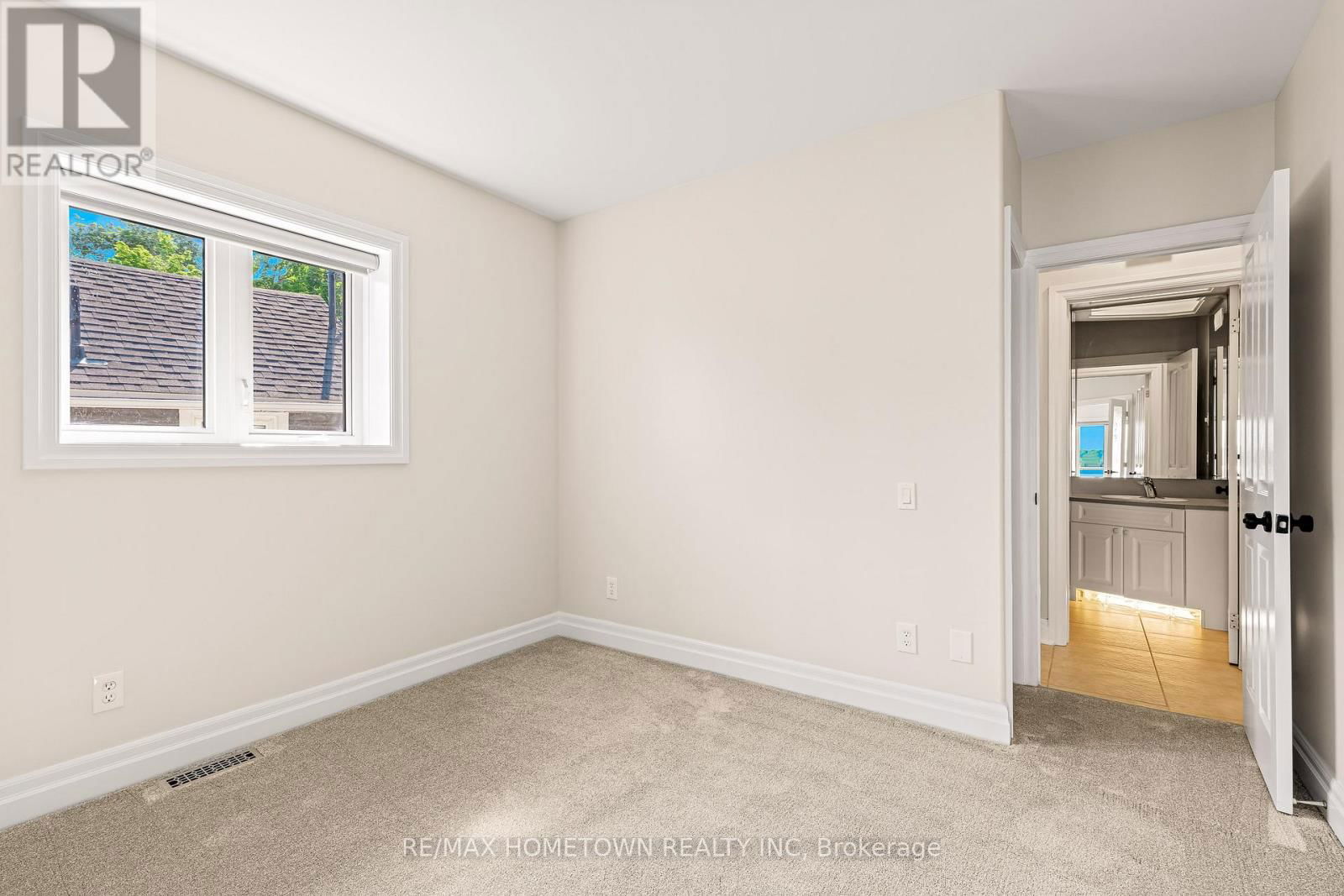 908 SHARPE'S LANE Image 21