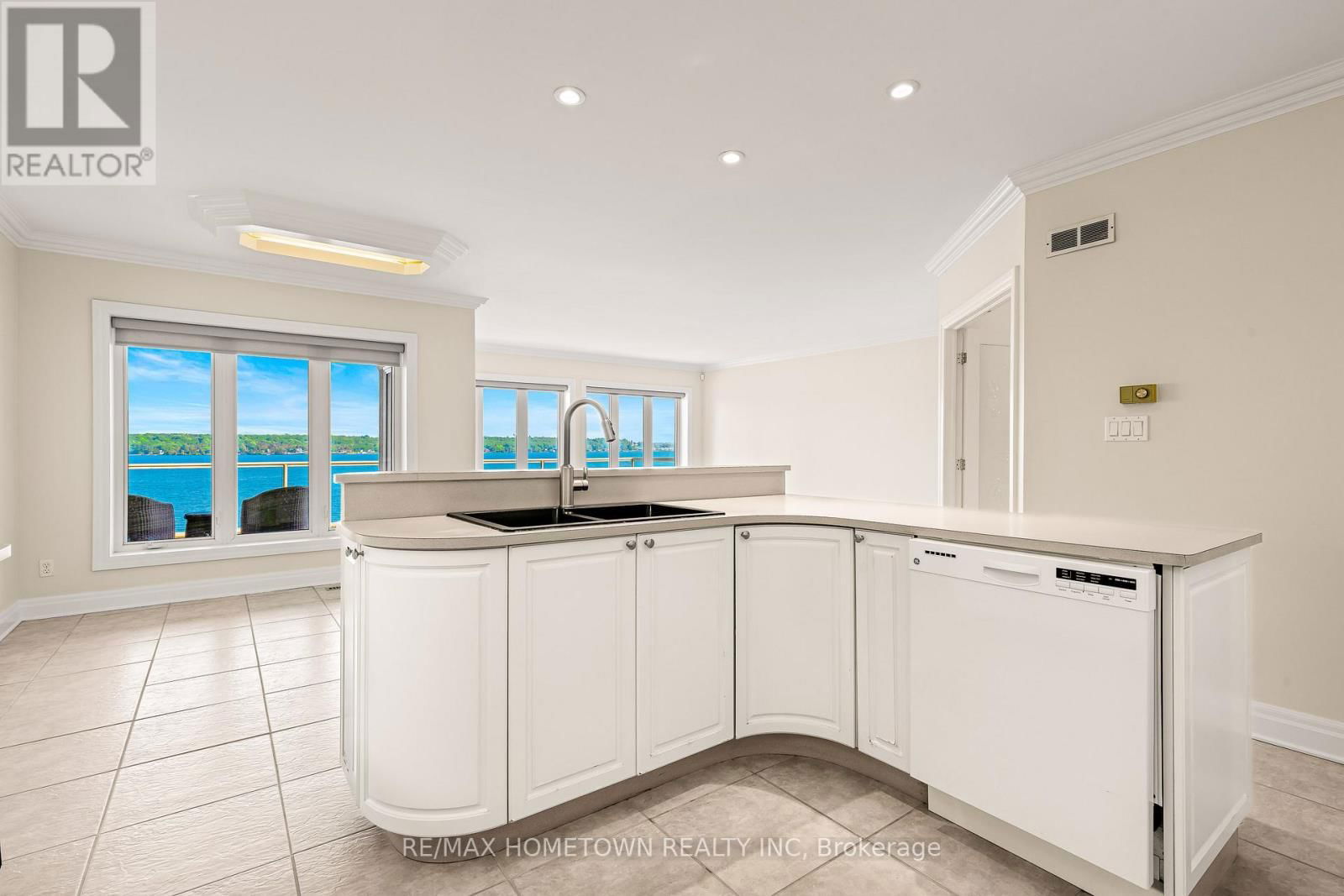 908 SHARPE'S LANE Image 25