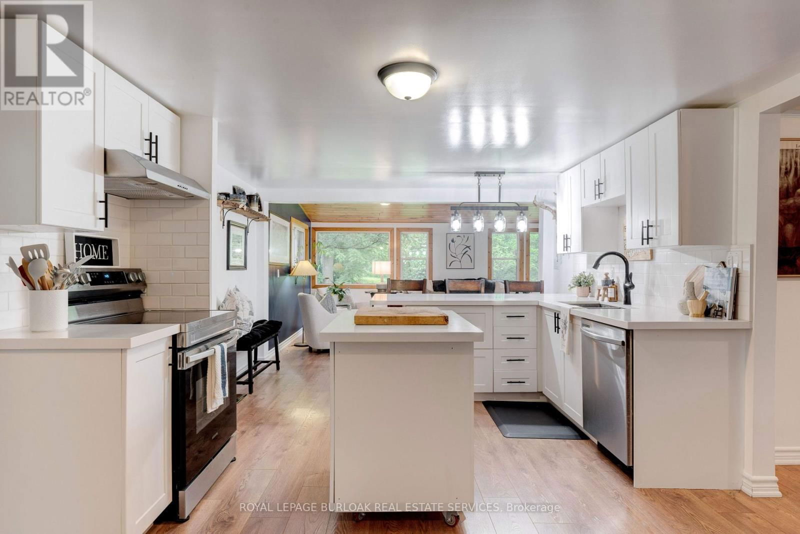 401 LYNDEN ROAD Image 11