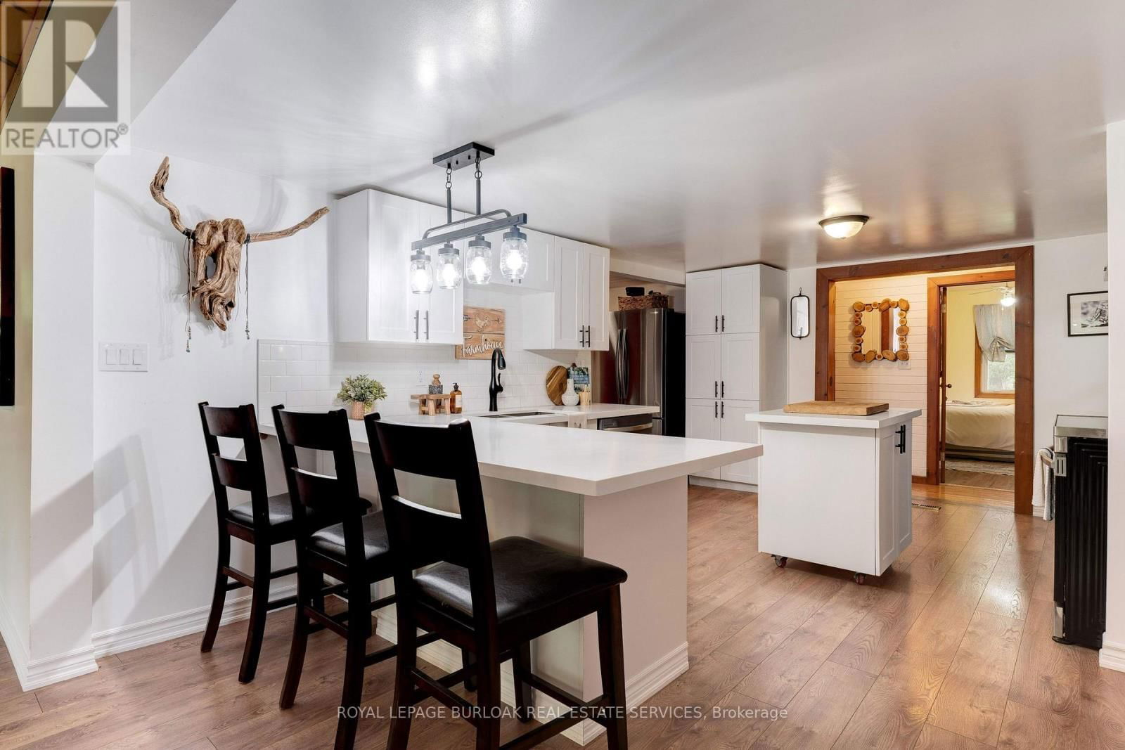 401 LYNDEN ROAD Image 16