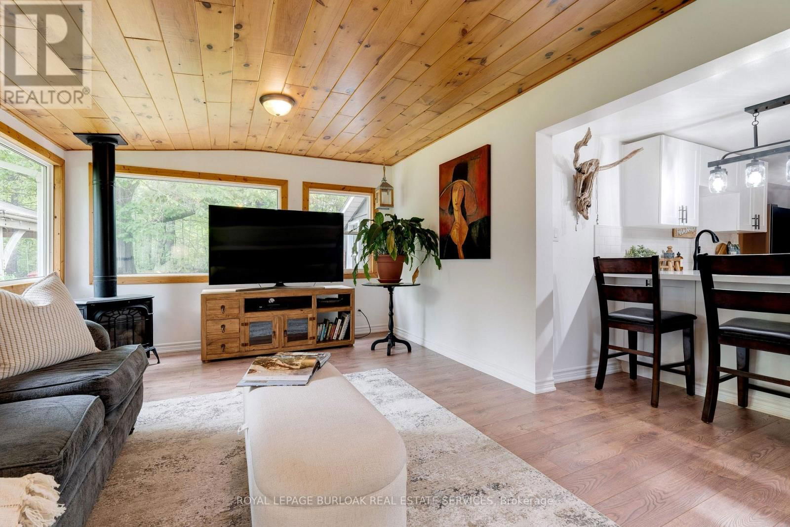 401 LYNDEN ROAD Image 20