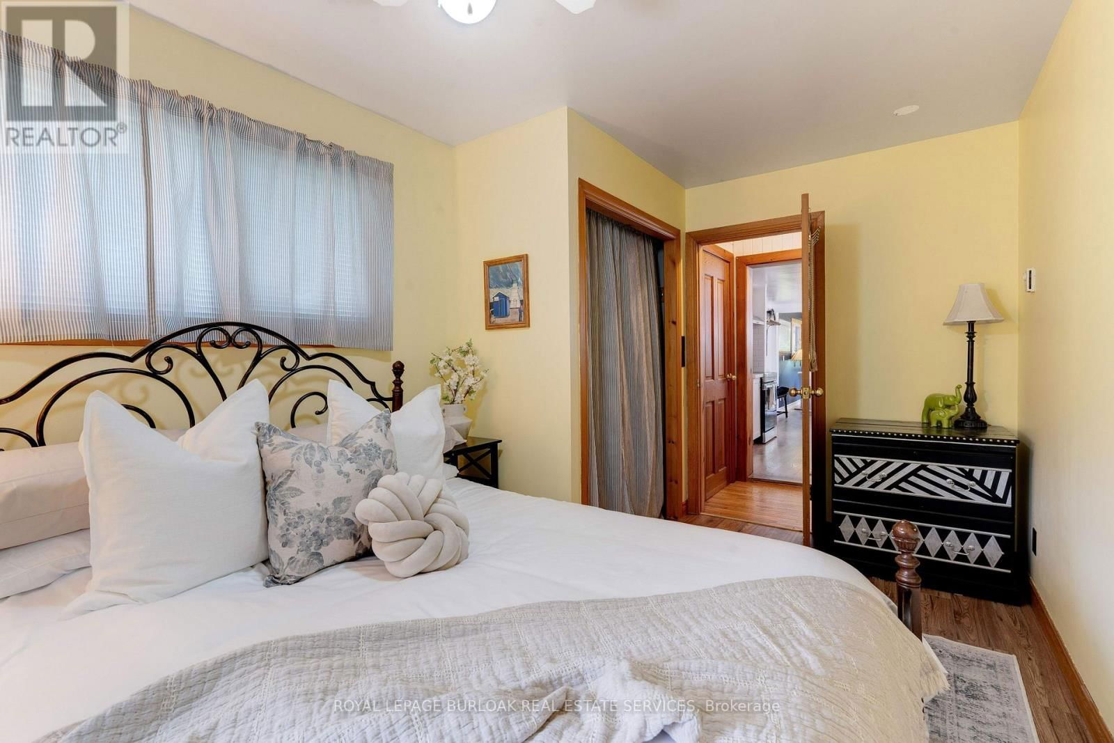 401 LYNDEN ROAD Image 25