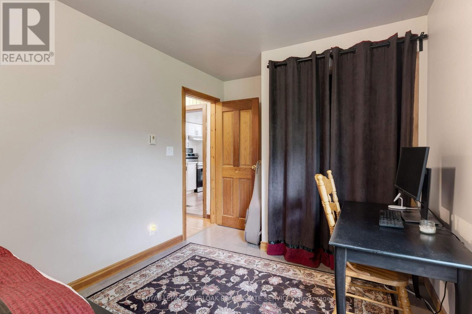 401 LYNDEN ROAD Image 27