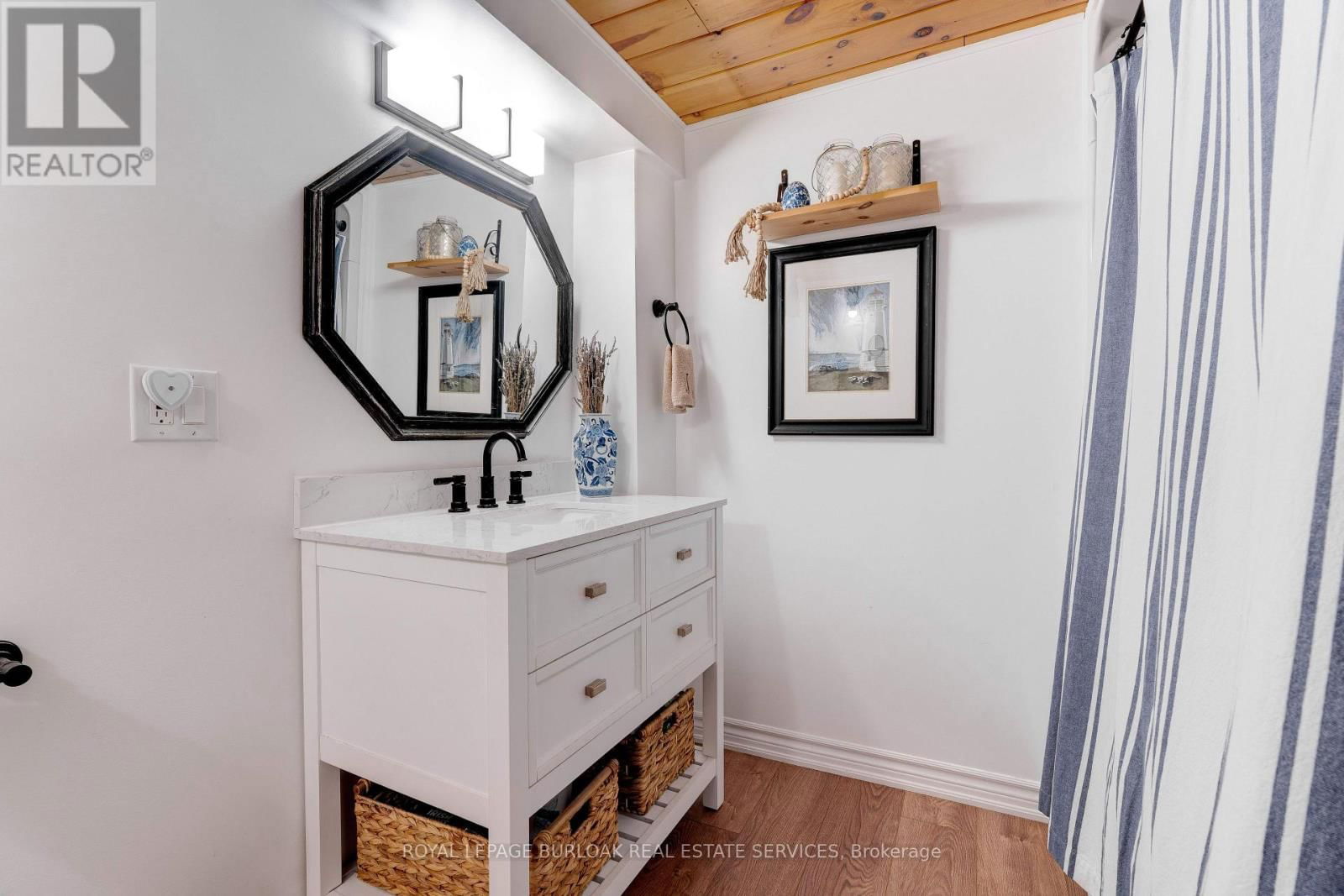 401 LYNDEN ROAD Image 28