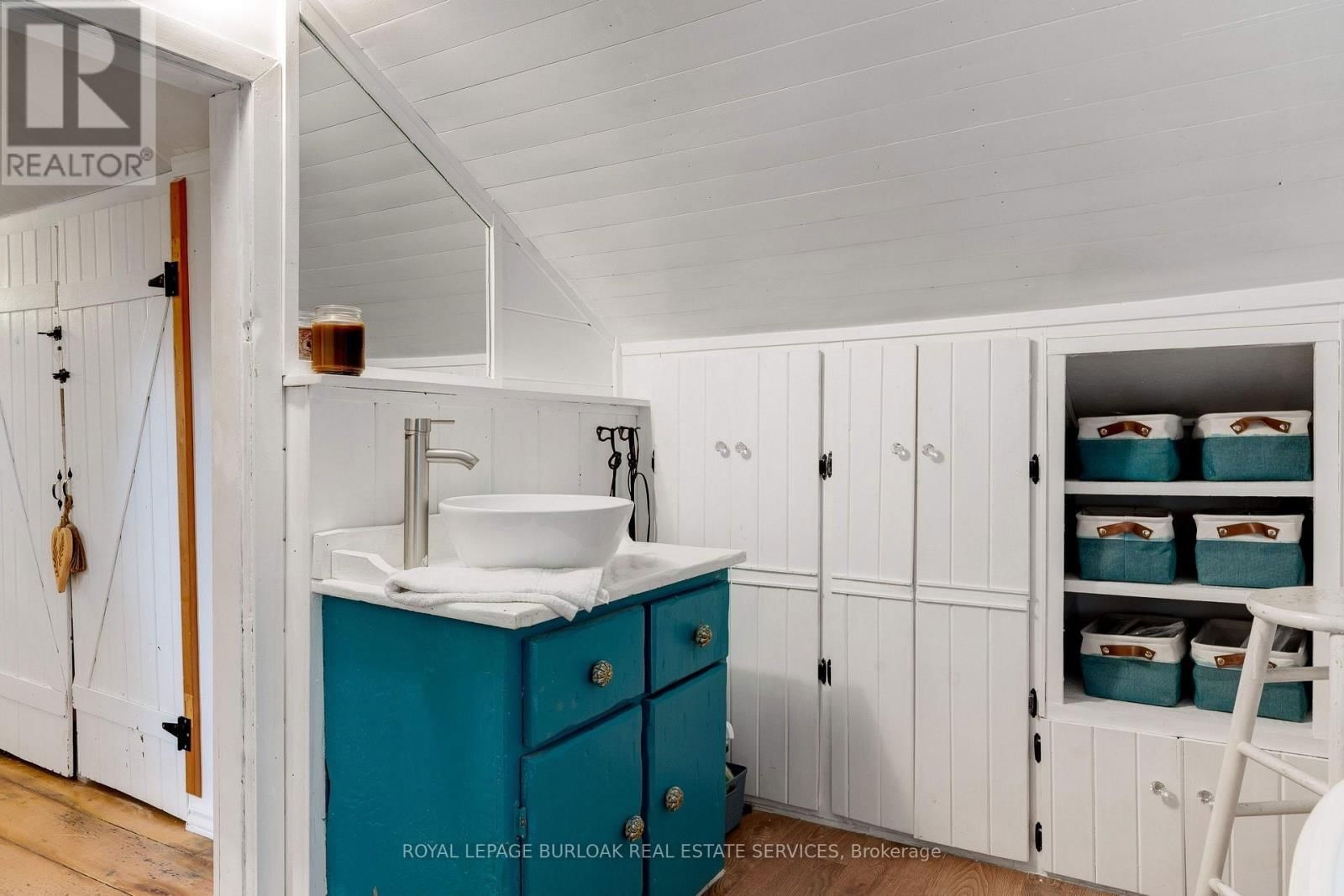 401 LYNDEN ROAD Image 33