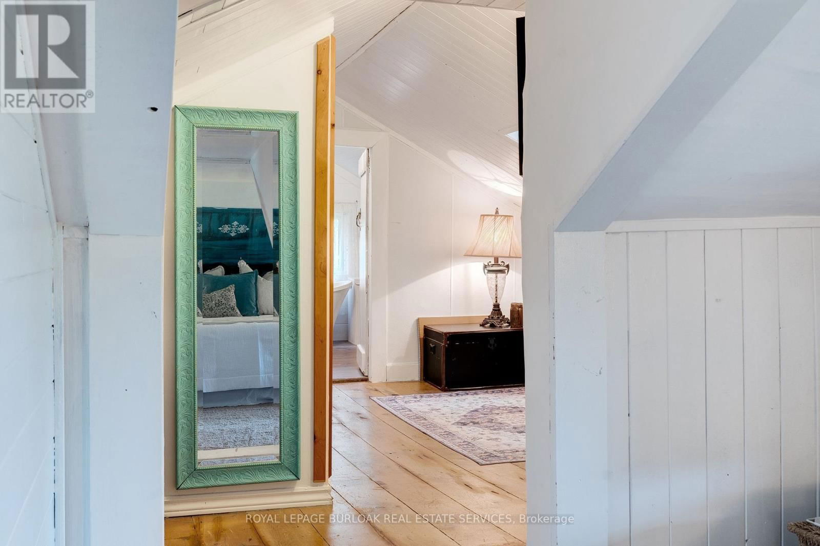 401 LYNDEN ROAD Image 38