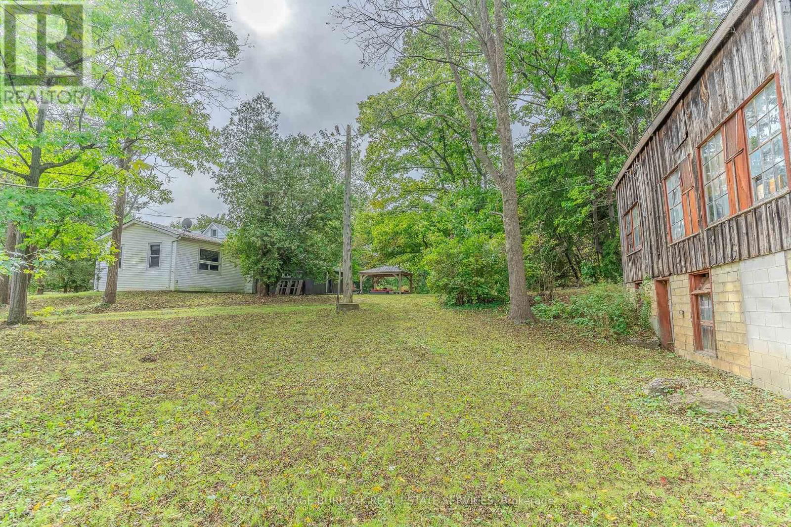 401 LYNDEN ROAD Image 45