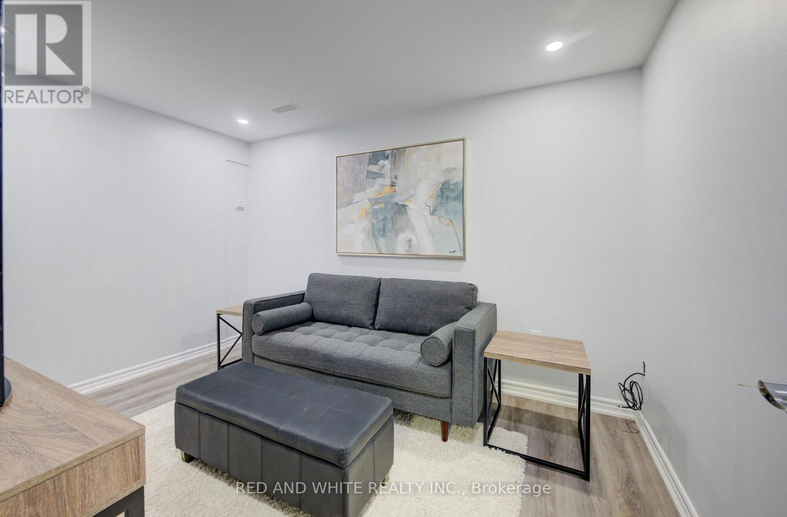68 PARKVIEW CRESCENT Image 35