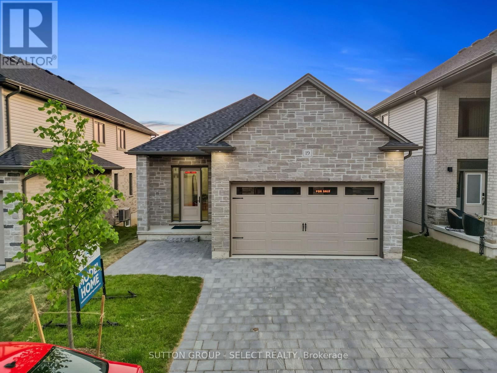 19 - 7966 FALLON DRIVE Image 1