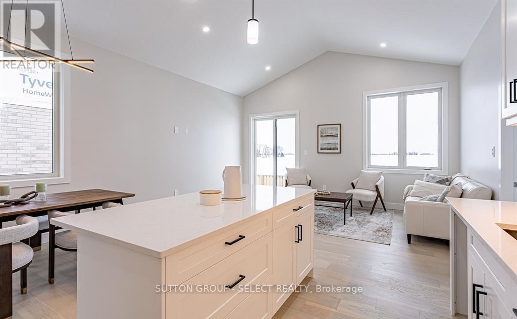 19 - 7966 FALLON DRIVE Image 3