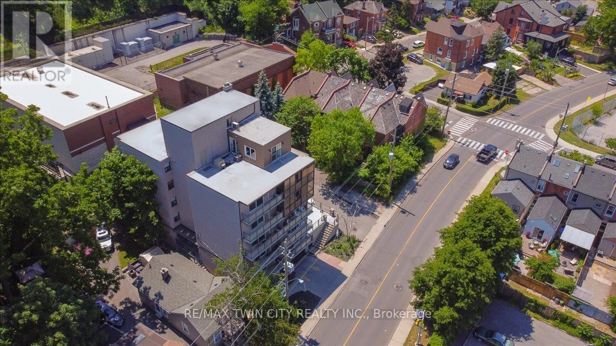 600 - 200 CHARLTON AVENUE EAST Image 22