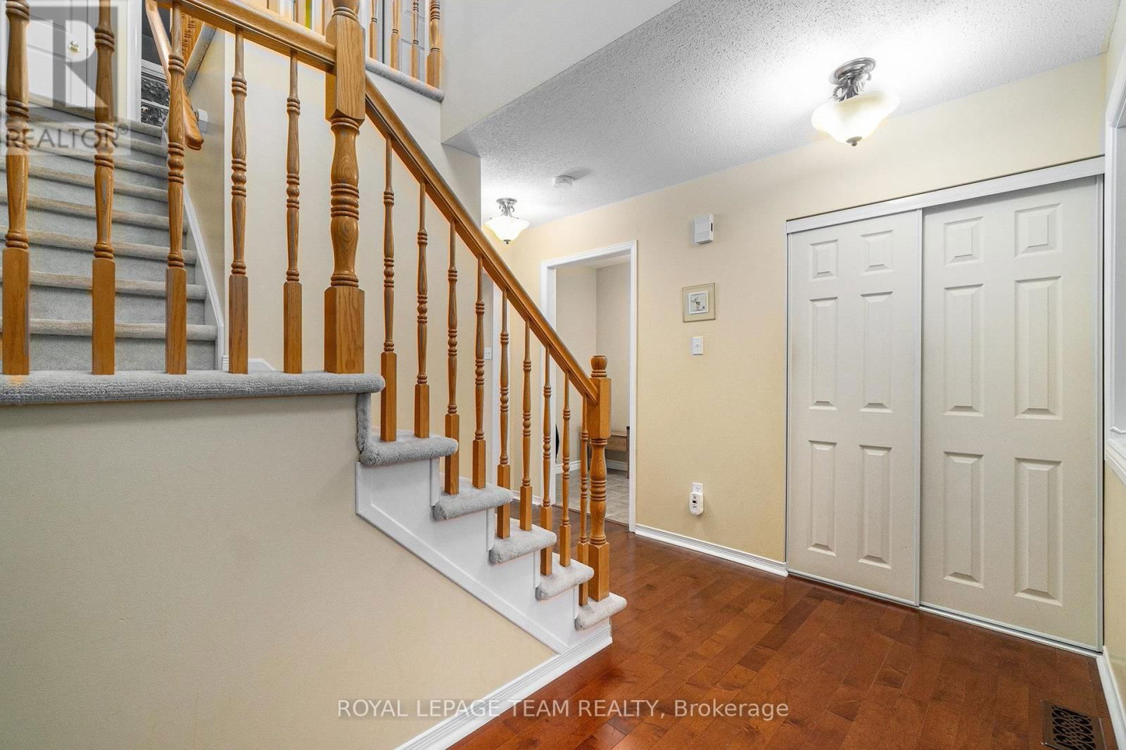 18 QUEENSTON DRIVE Image 4