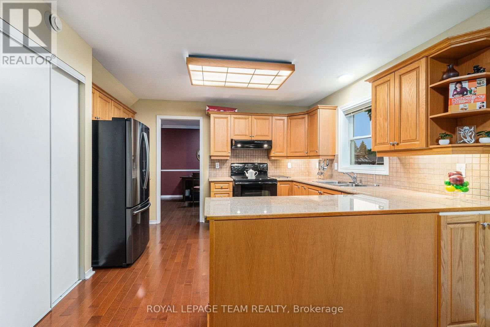 18 QUEENSTON DRIVE Image 5