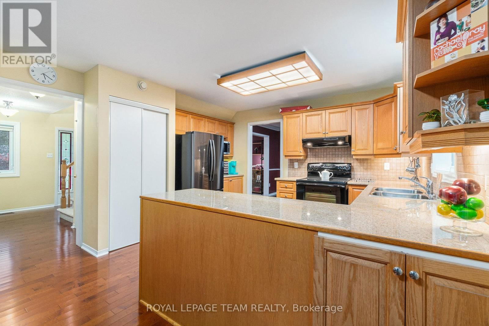18 QUEENSTON DRIVE Image 6