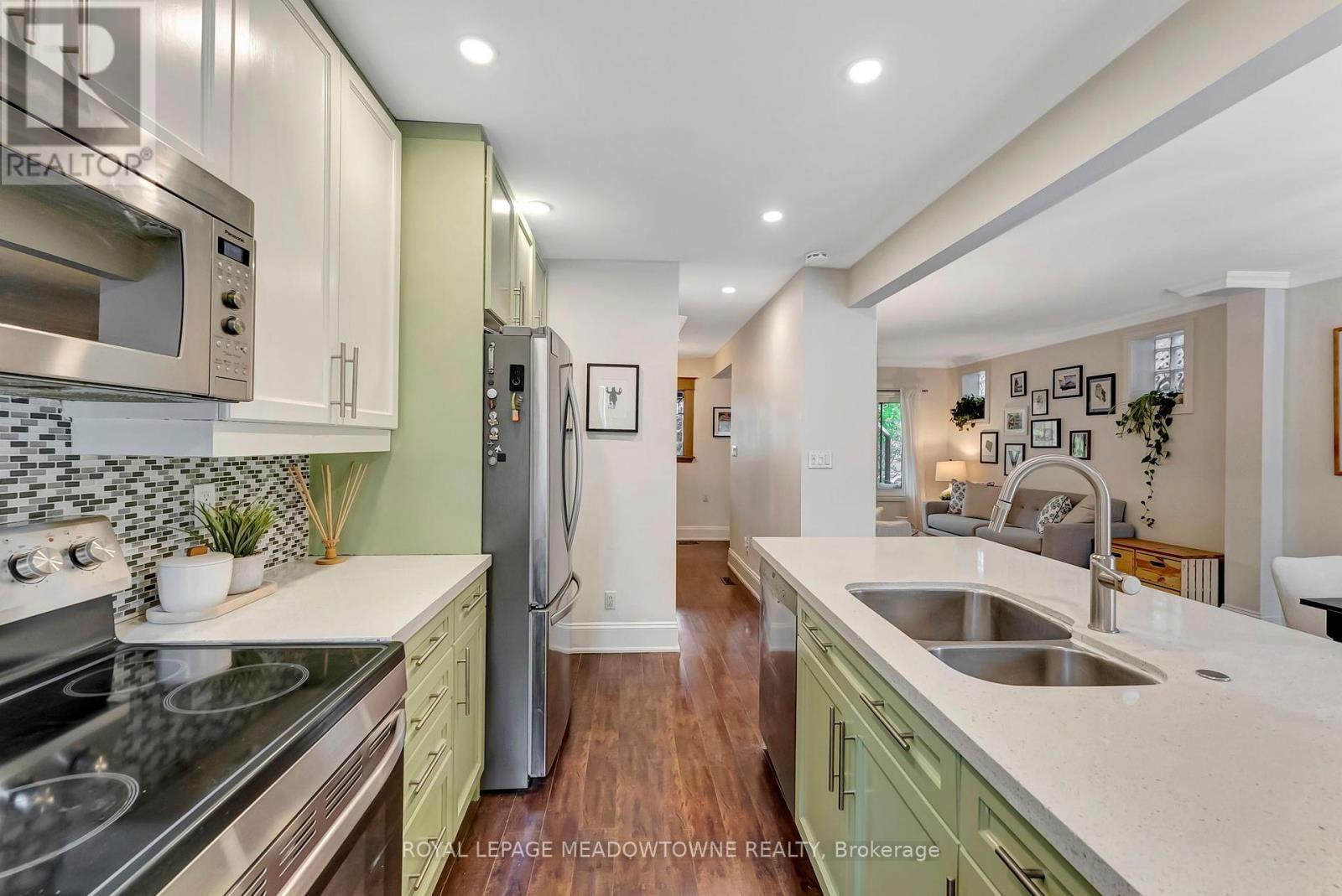 201 ROTHSAY AVENUE Image 10