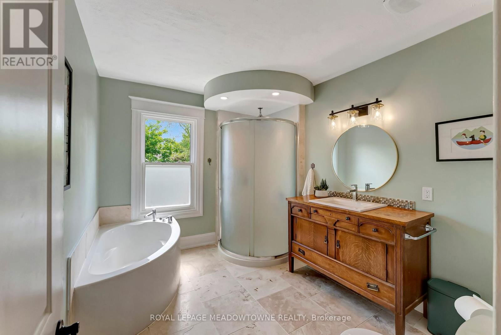 201 ROTHSAY AVENUE Image 13