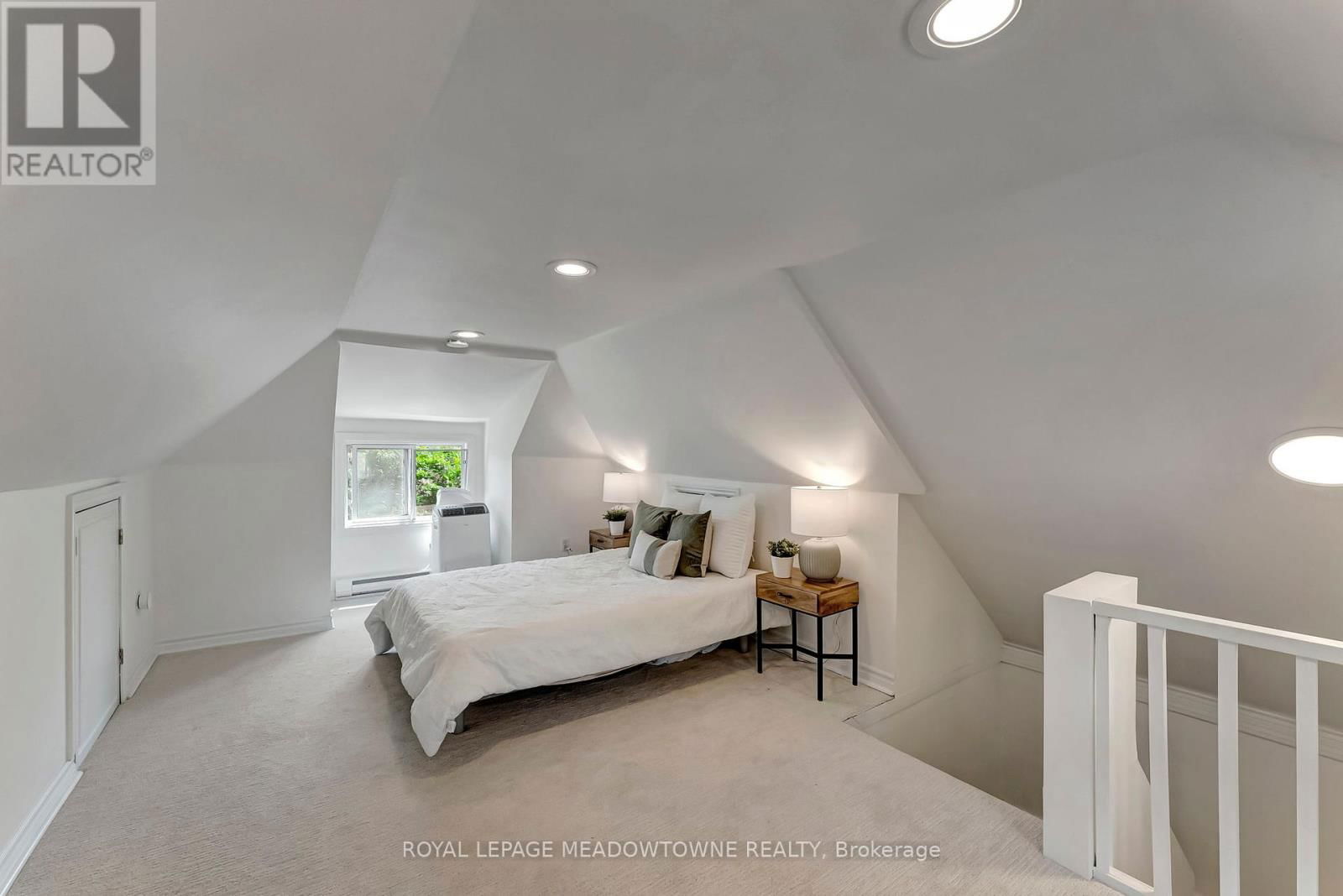 201 ROTHSAY AVENUE Image 18